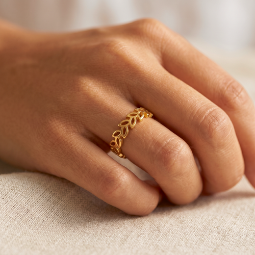 Cut-Out Leaf Ring Gold