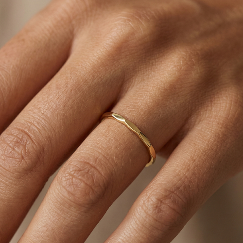 Hammered Band Ring Gold