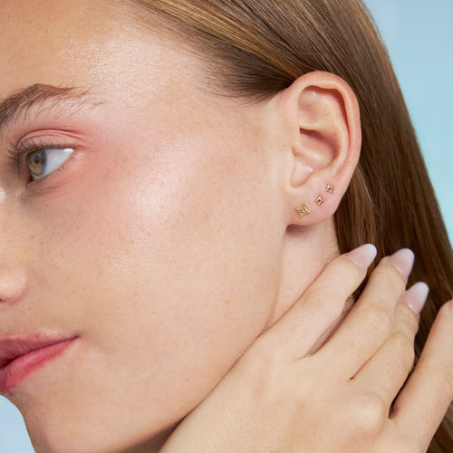 Color:Yellow Gold
Option:Single
Option:Pair