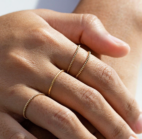 Skinny Twist Ring Gold