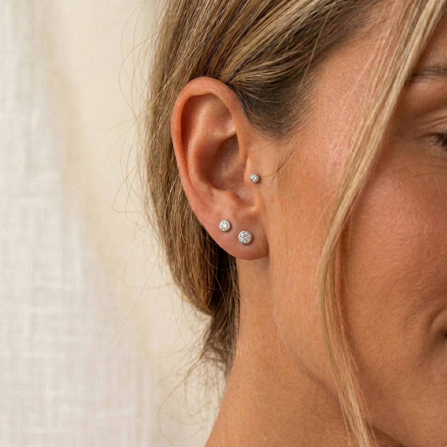 14K Solid Gold Tiny Bezel Threaded Labret Earring 3mm