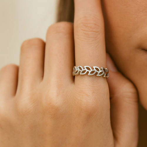 Cut-Out Leaf Ring Silver