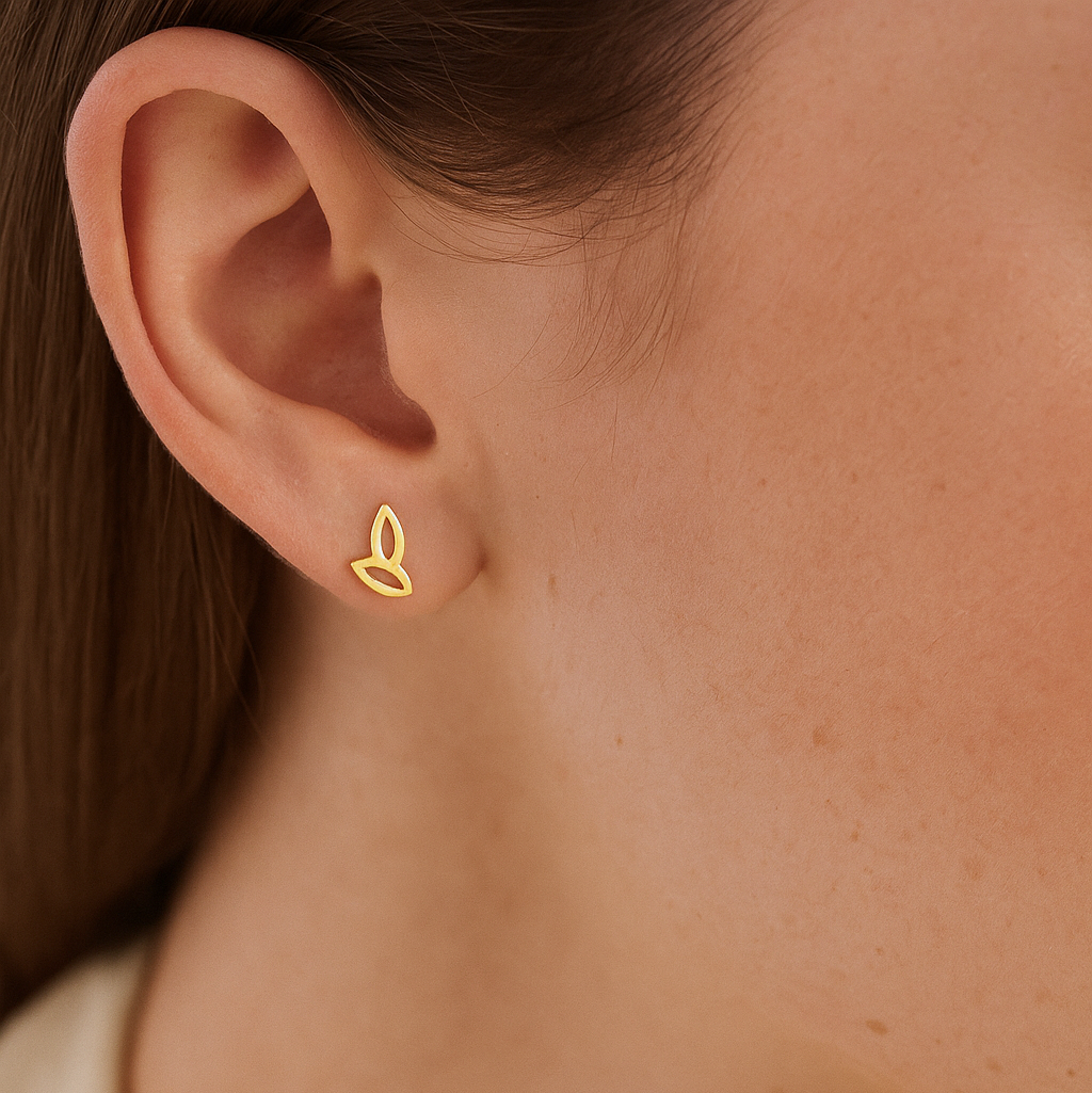Cut-Out Leaf Stud Earrings
