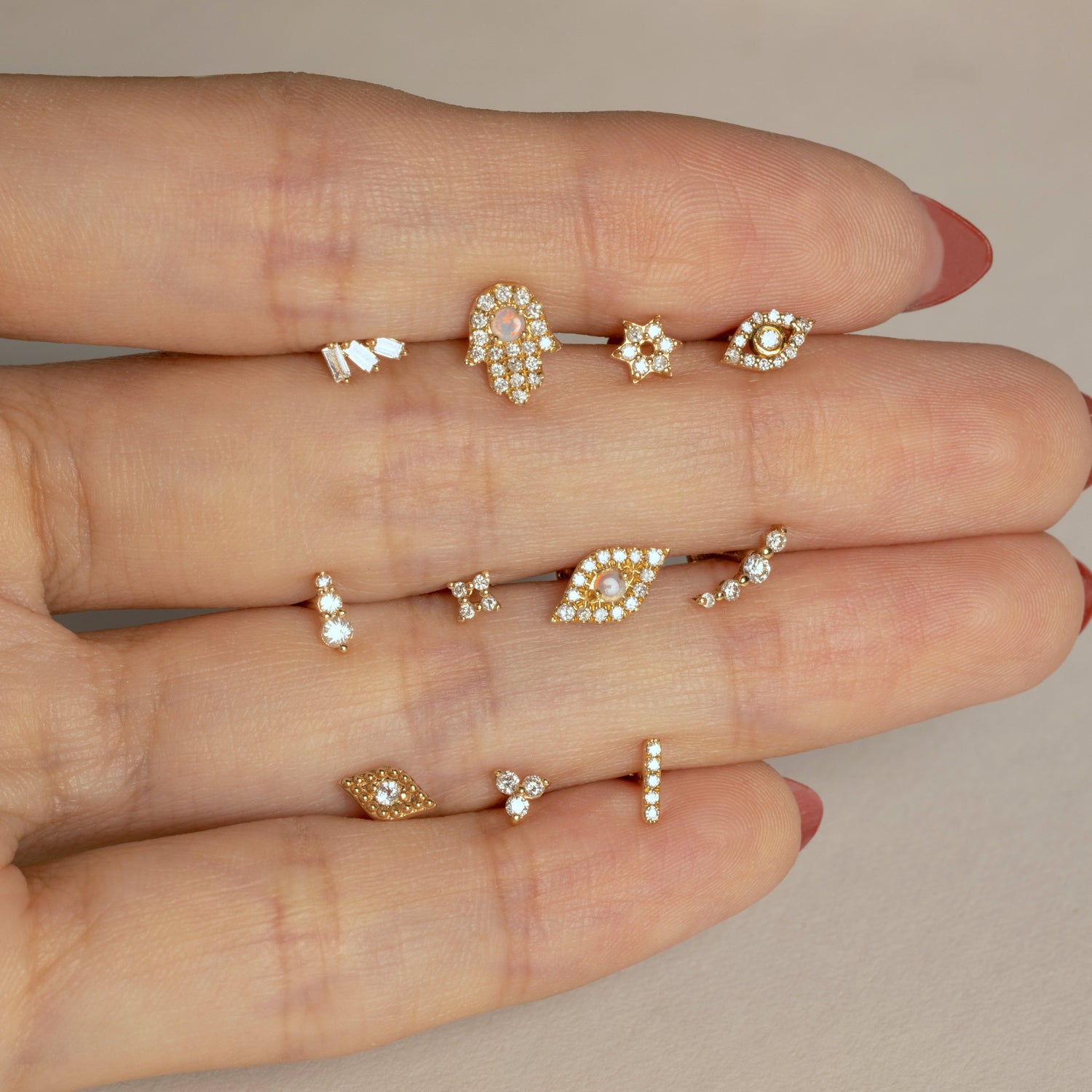 Color:Yellow Gold
Option:Single
Option:Pair