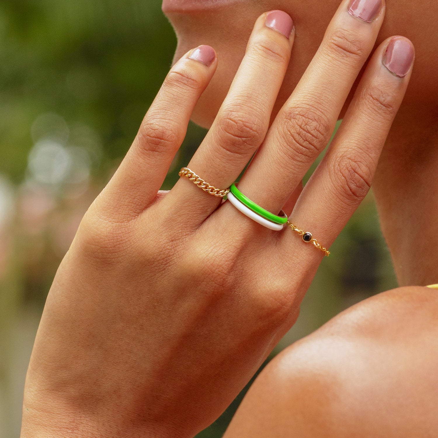 Mini Chain Black Bezel Ring