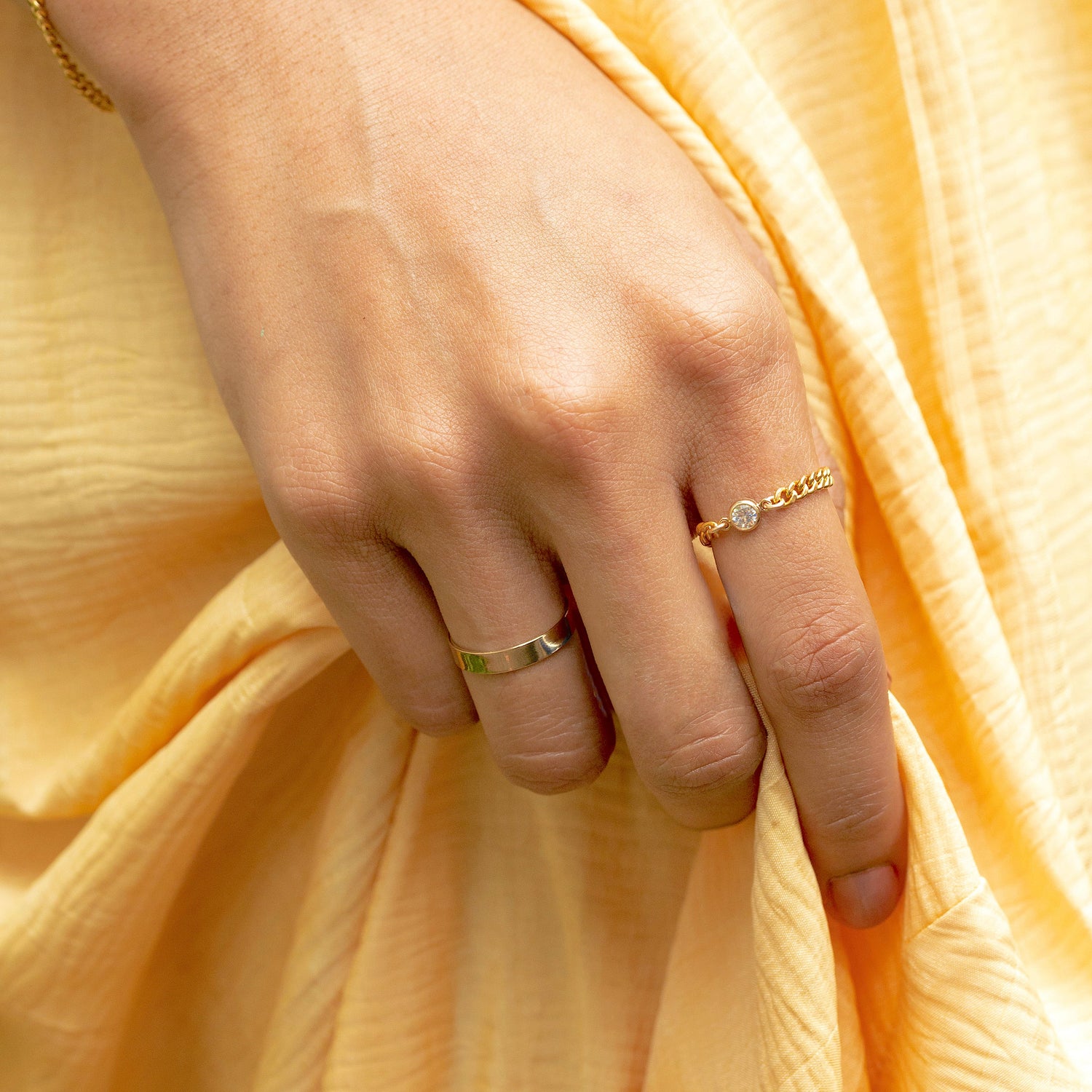 Curb Chain Clear Bezel Ring