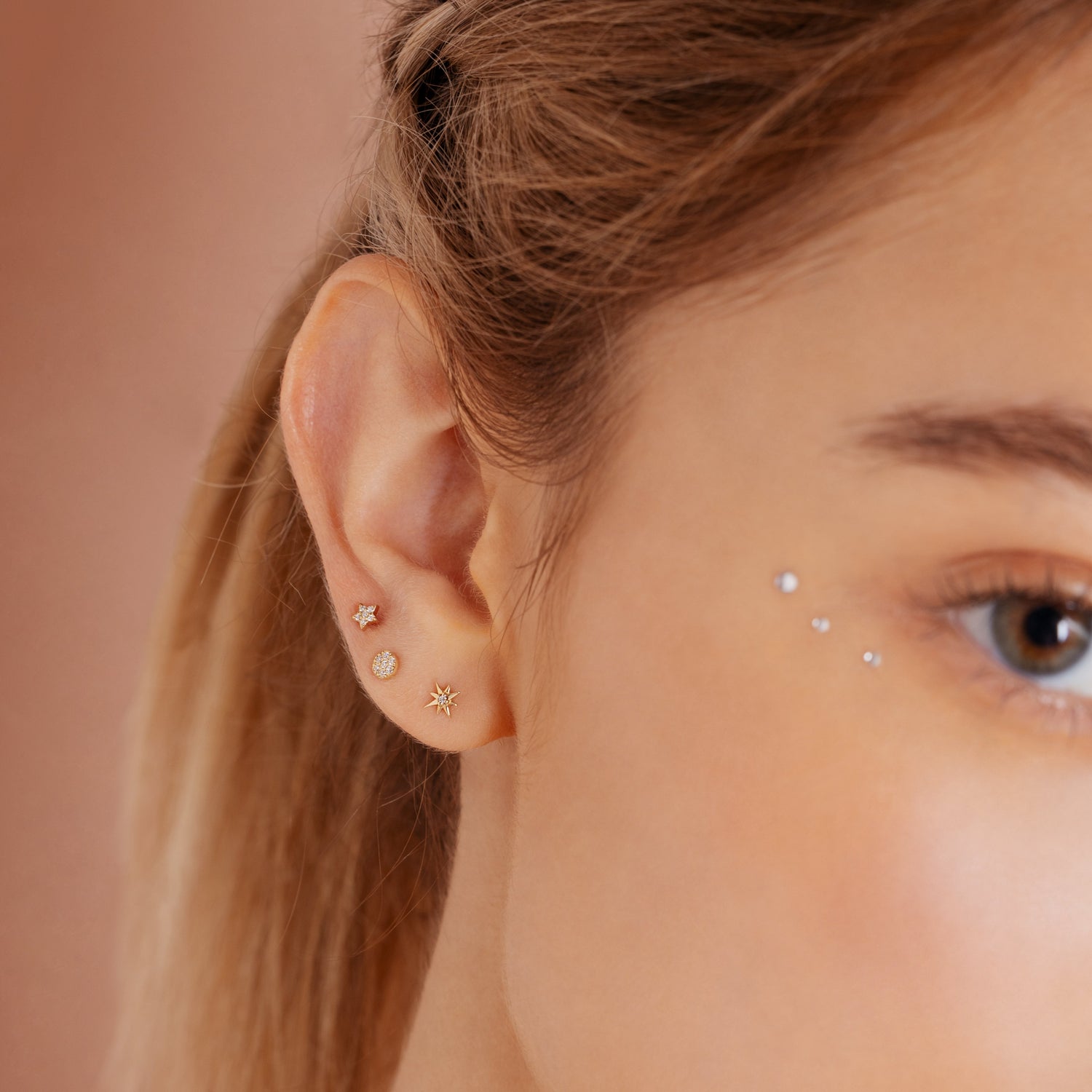 Color:Yellow Gold
Option:Single
Option:Pair