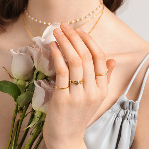 Skinny Twist Ring Gold