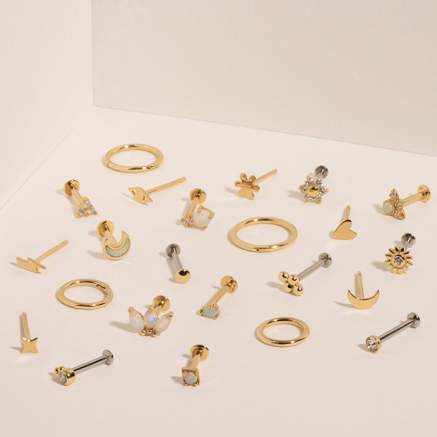 Color:Yellow Gold
Option:Single
Option:Pair