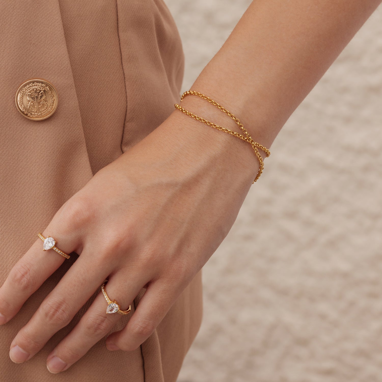 Teardrop Pave Ring Gold