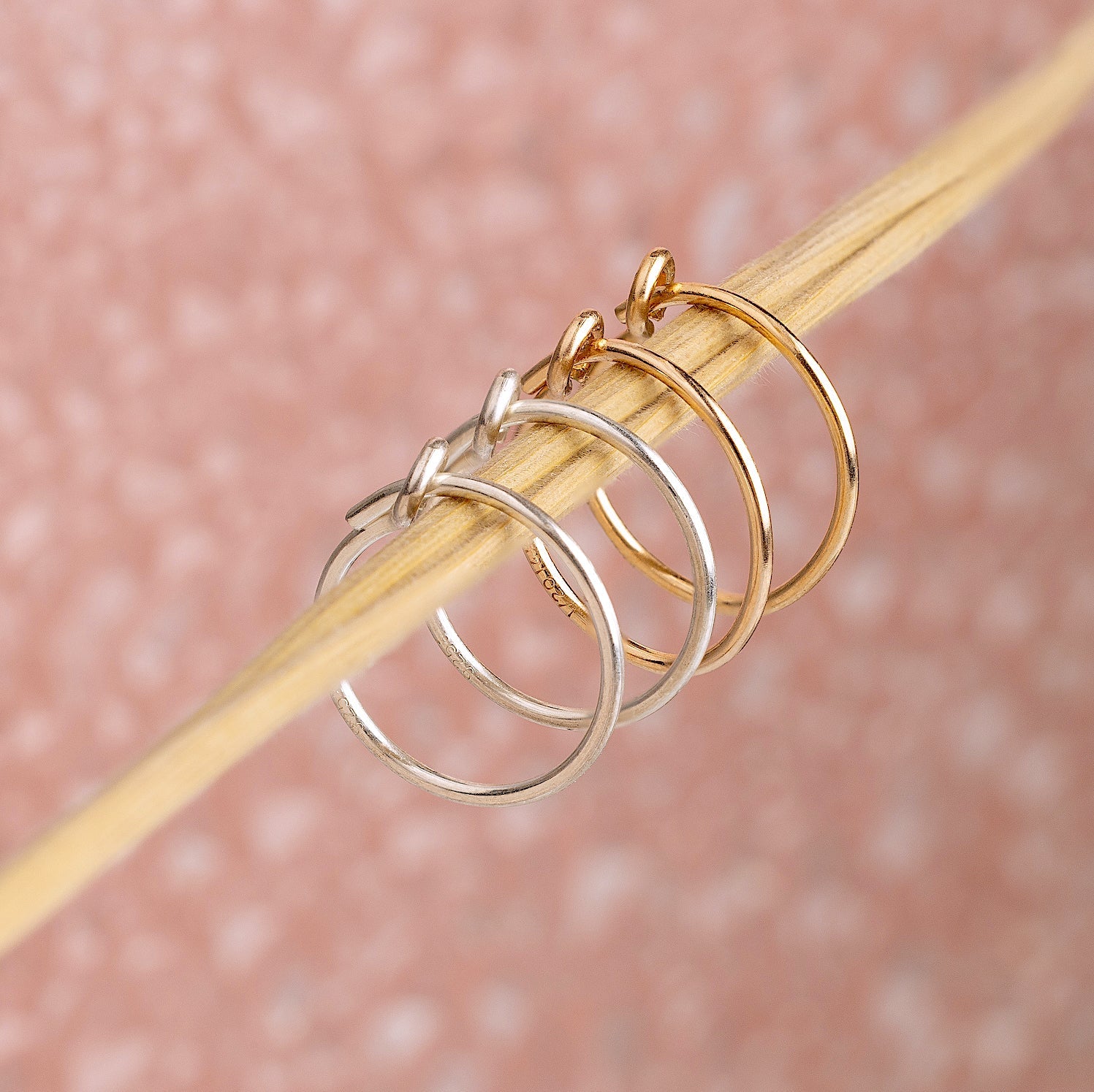 Color:Gold
Color:Silver