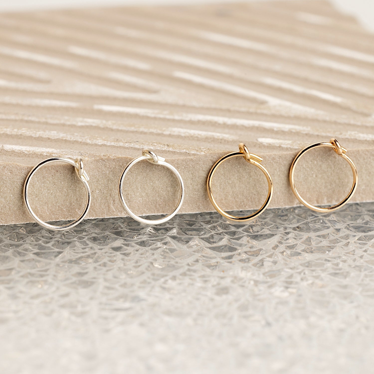 Color:Gold
Color:Silver