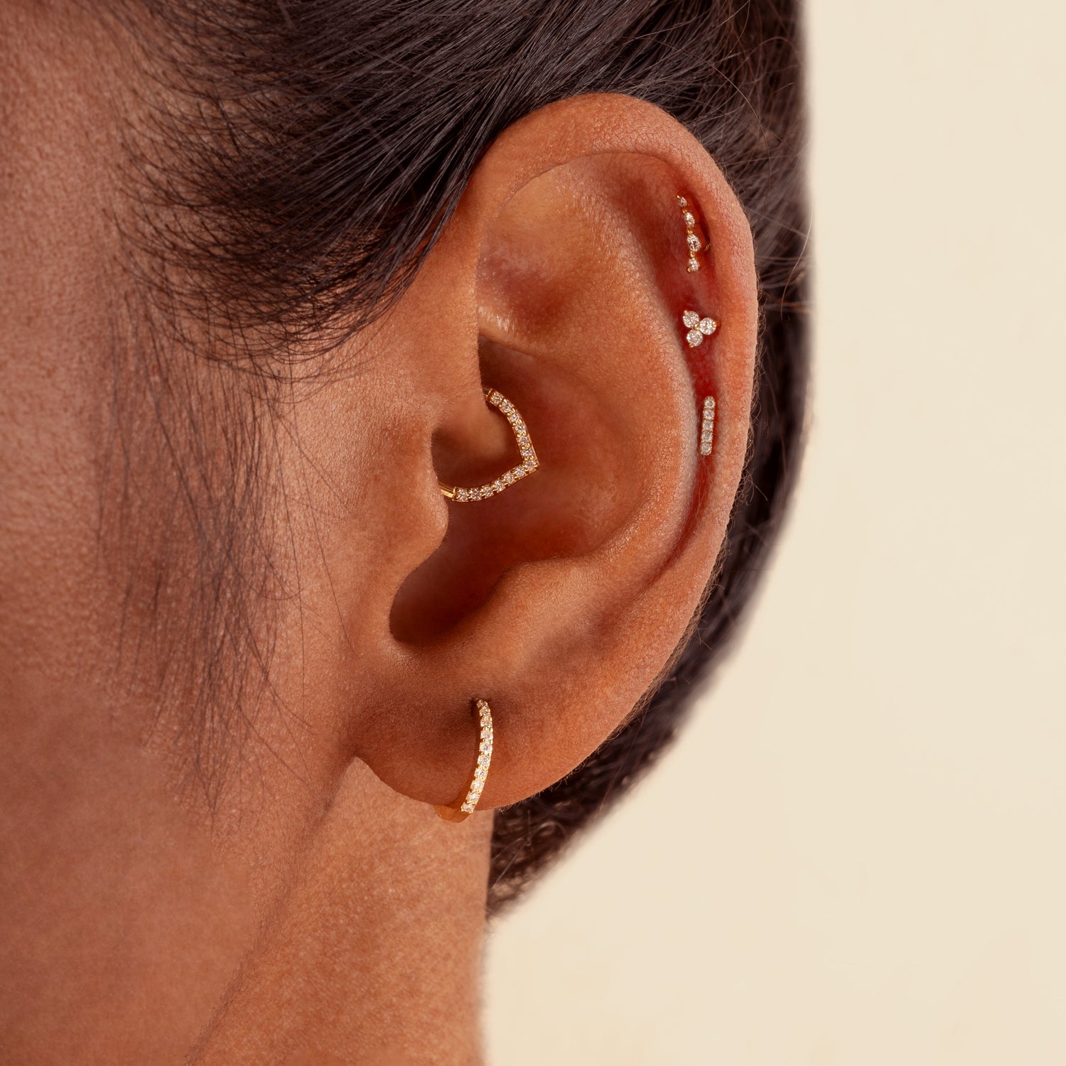 Color:Yellow Gold
Option:Single
Option:Pair