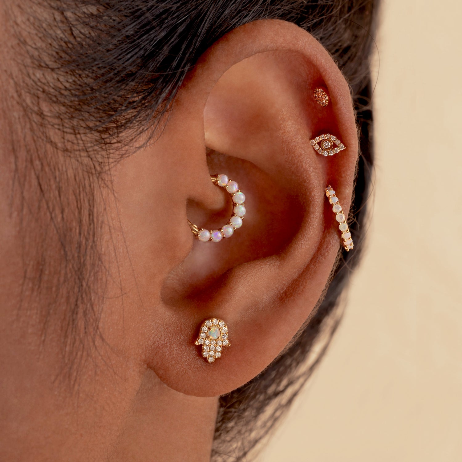 Color:Yellow Gold
Option:Single
Option:Pair