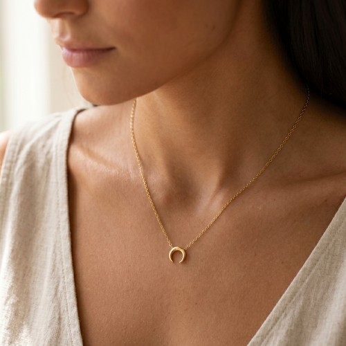 Minimal Crescent Moon Necklace