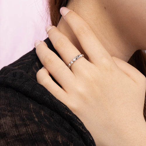 Nour Pyramid Ring Silver