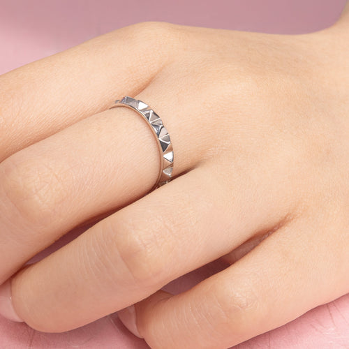 Nour Pyramid Ring Silver