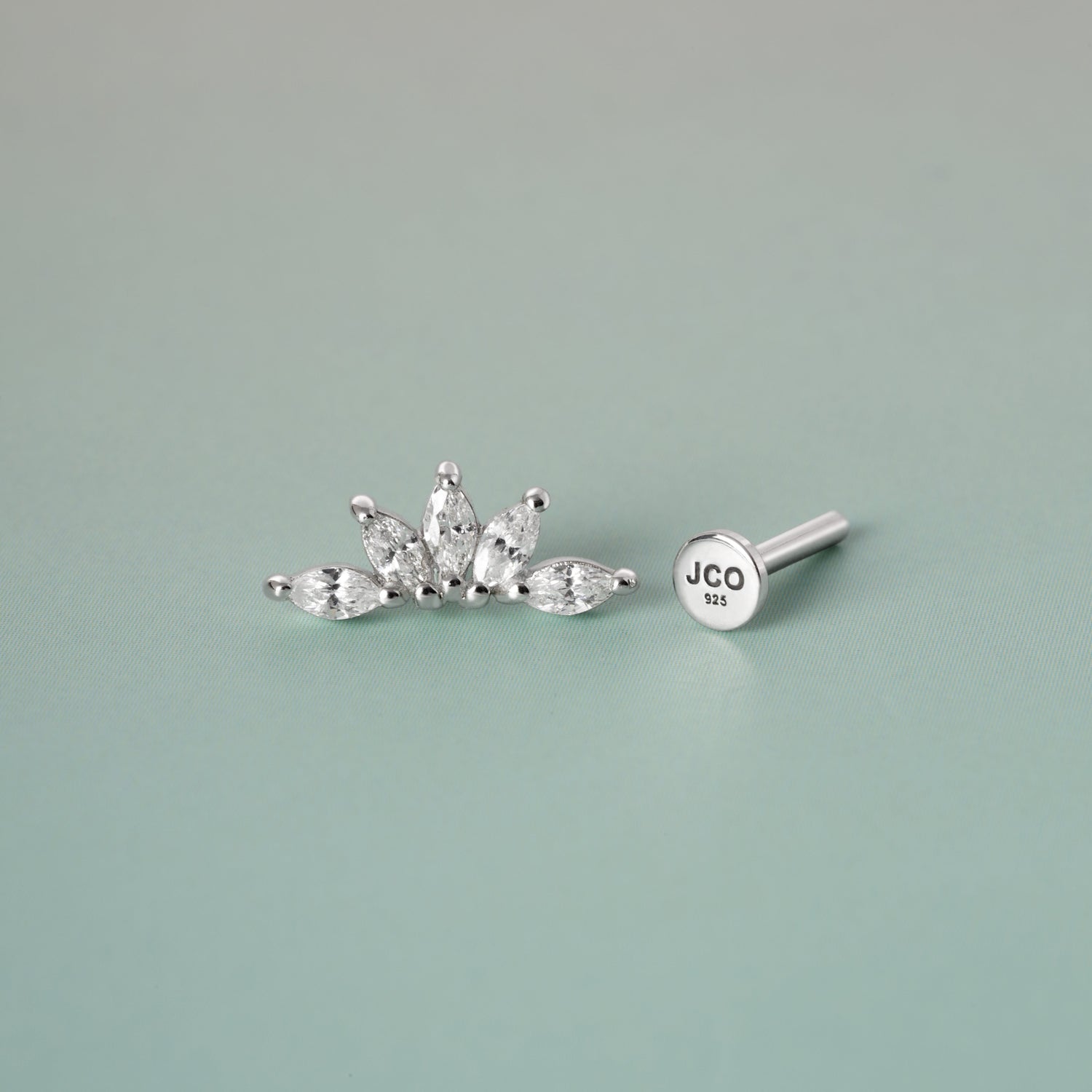 Color:Silver