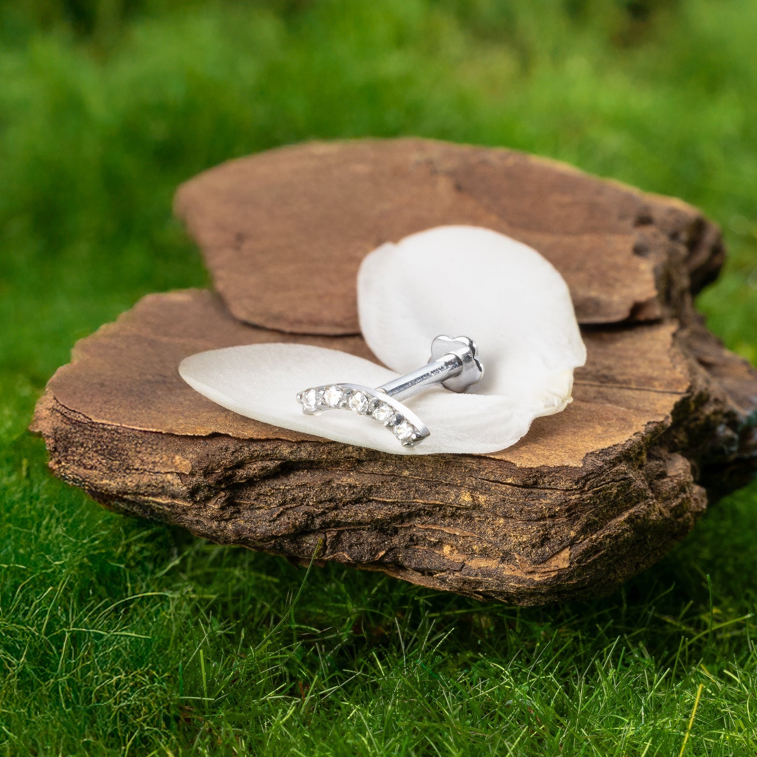 Color:White Gold
Option:Single
Option:Pair