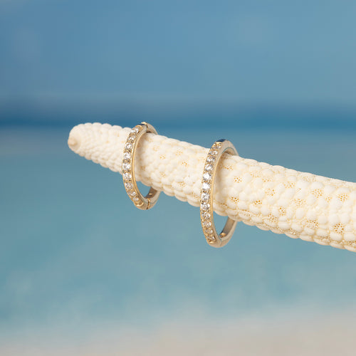 Color:Yellow Gold
Option:Single
Option:Pair