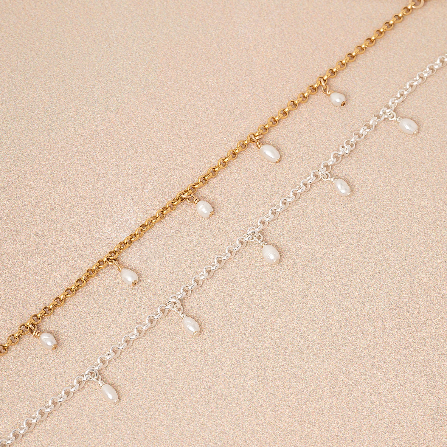 Tiny Pearly Rolo Chain Bracelet