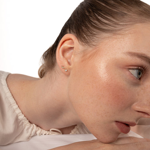 Color:Yellow Gold
Option:Single
Option:Pair