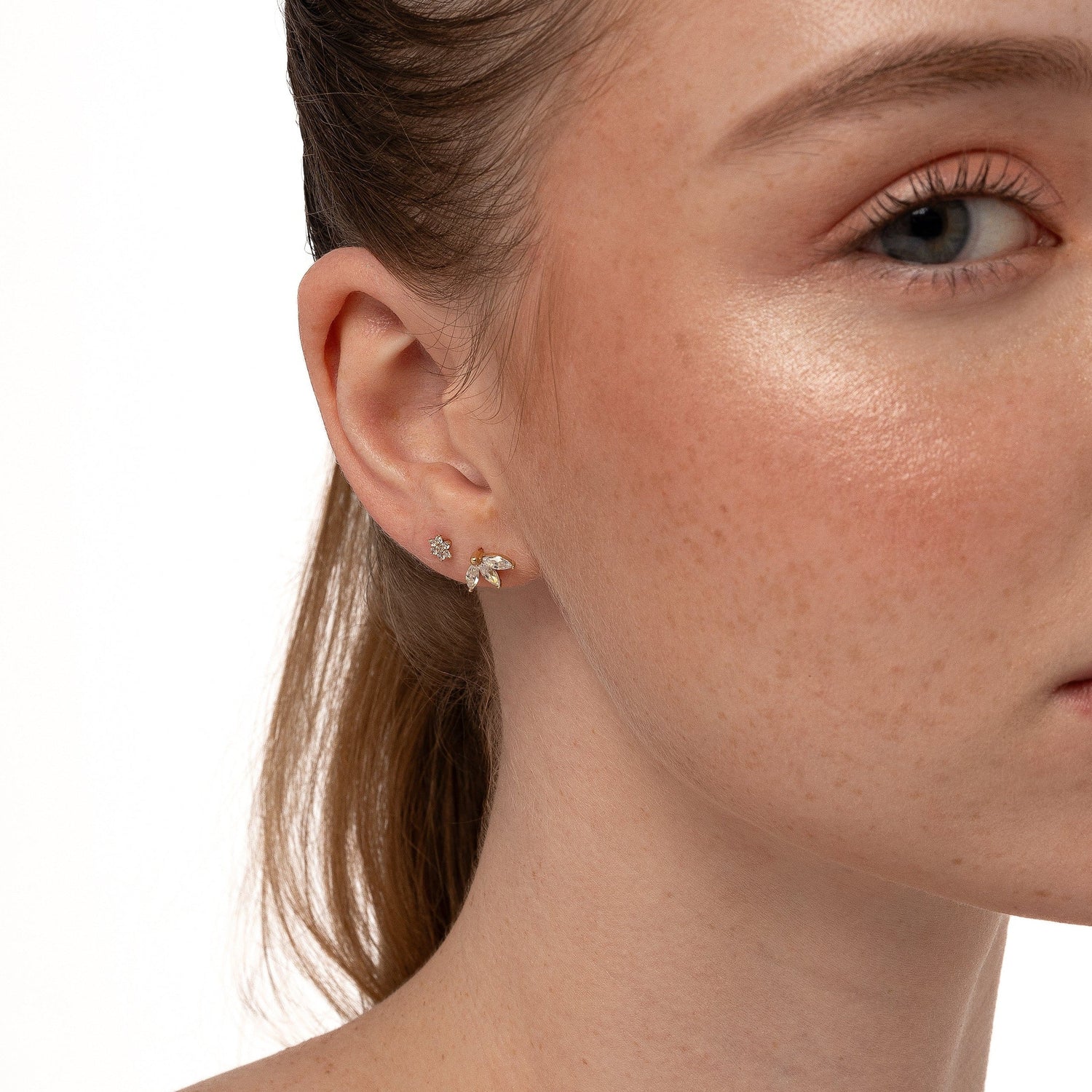 Color:Yellow Gold
Option:Single
Option:Pair