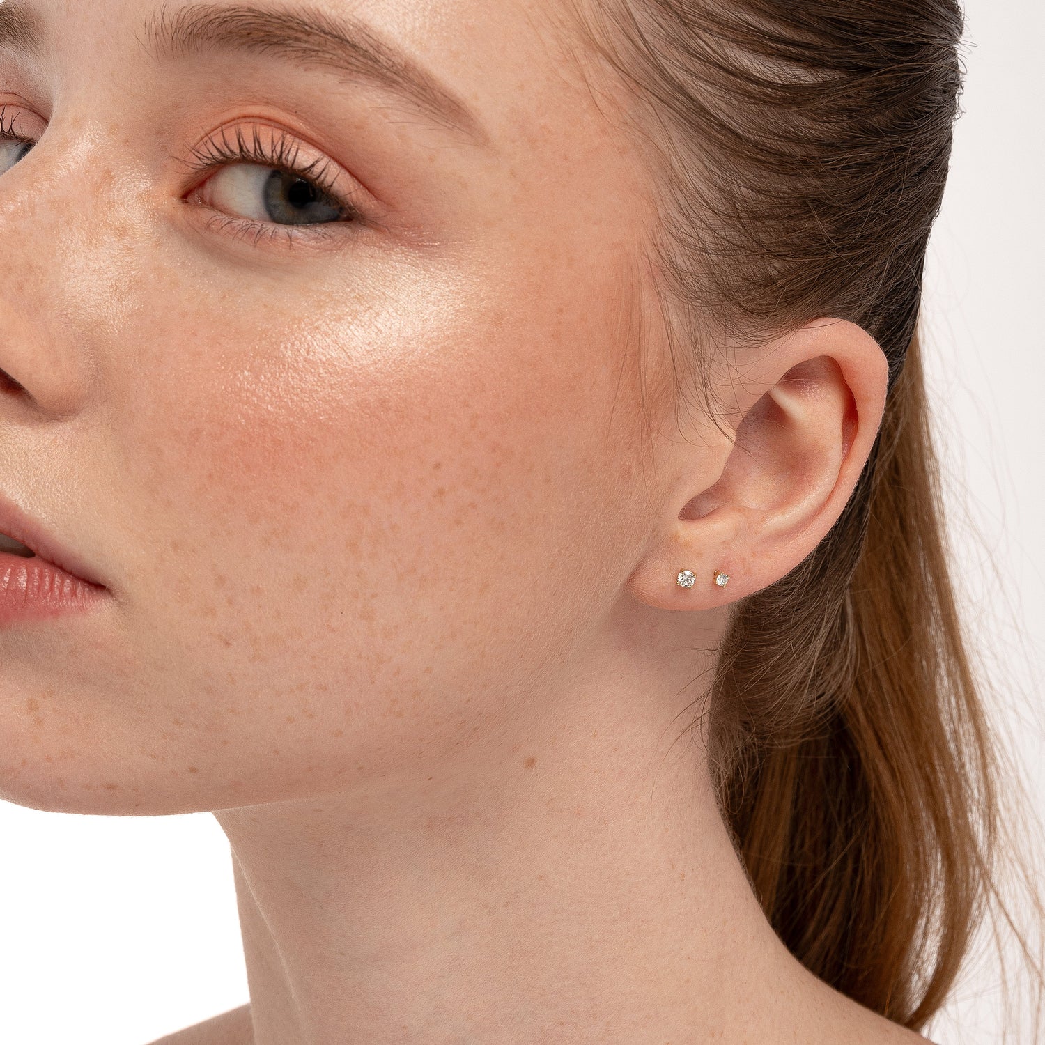 Color:Yellow Gold
Option:Single
Option:Pair