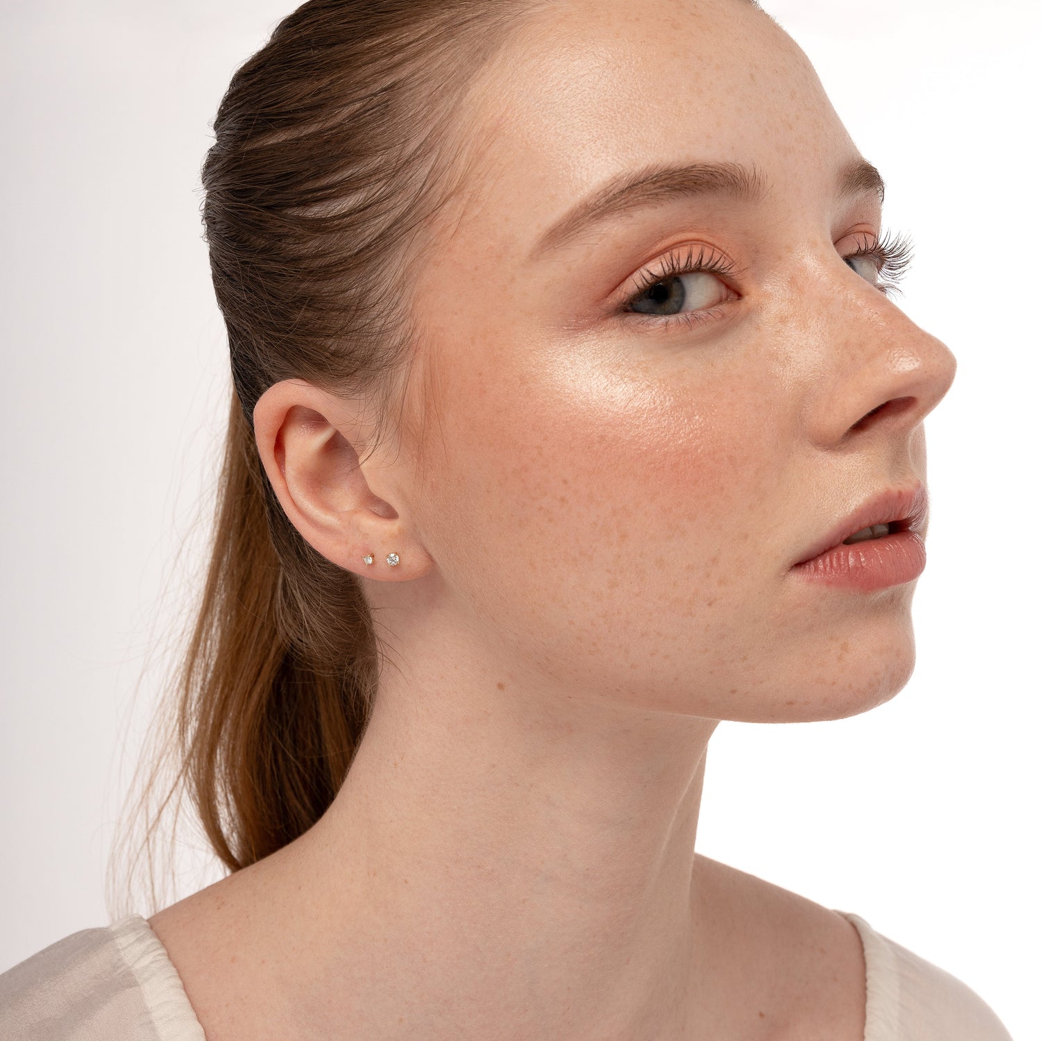 Color:Yellow Gold
Option:Single
Option:Pair