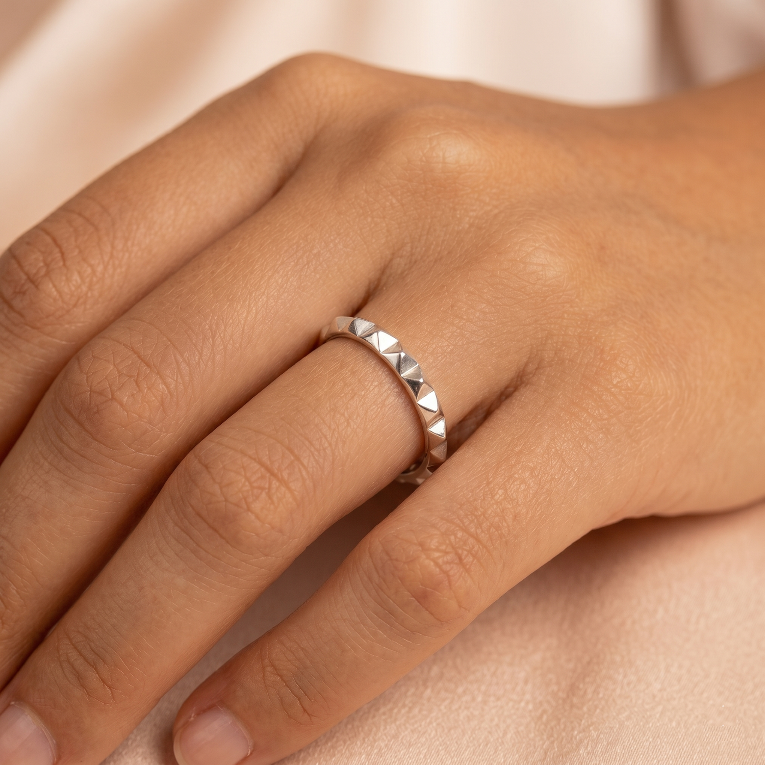 Nour Pyramid Ring Silver
