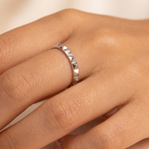 Nour Pyramid Ring Silver