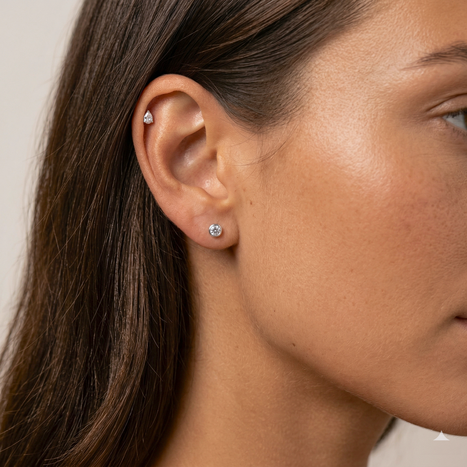 14K Solid Gold Tiny Bezel Threaded Labret Earring 3mm