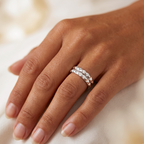Nour Pyramid Ring Silver