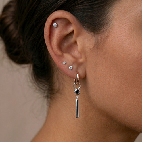 Black Bezel Bar Charm