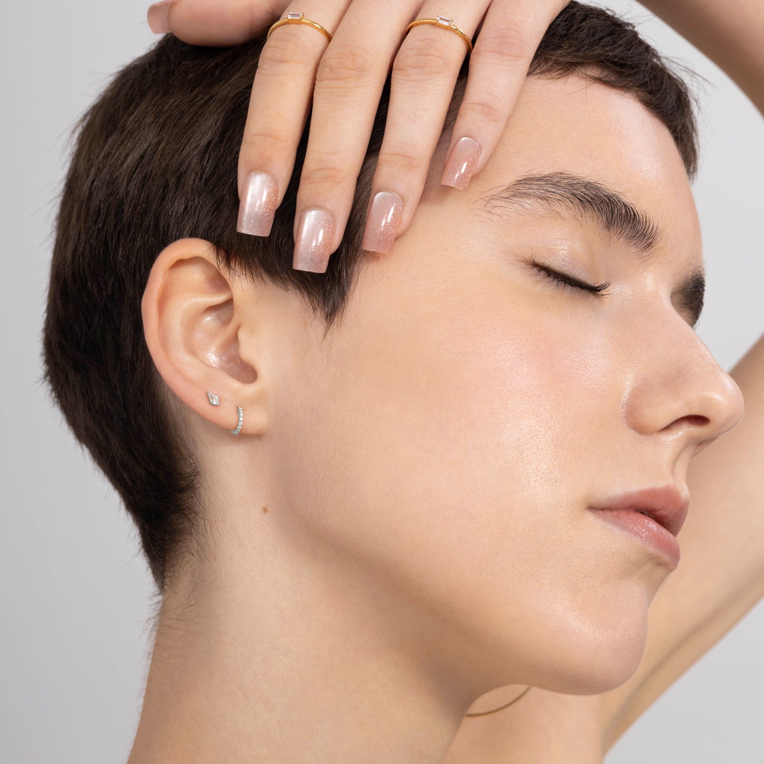 Color:White Gold
Option:Single
Option:Pair