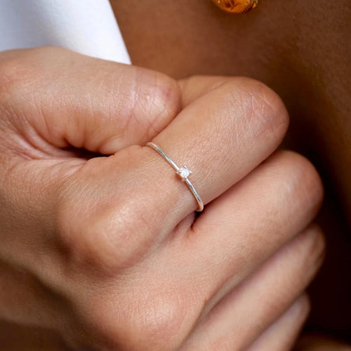 Minimal Opal Ring Silver