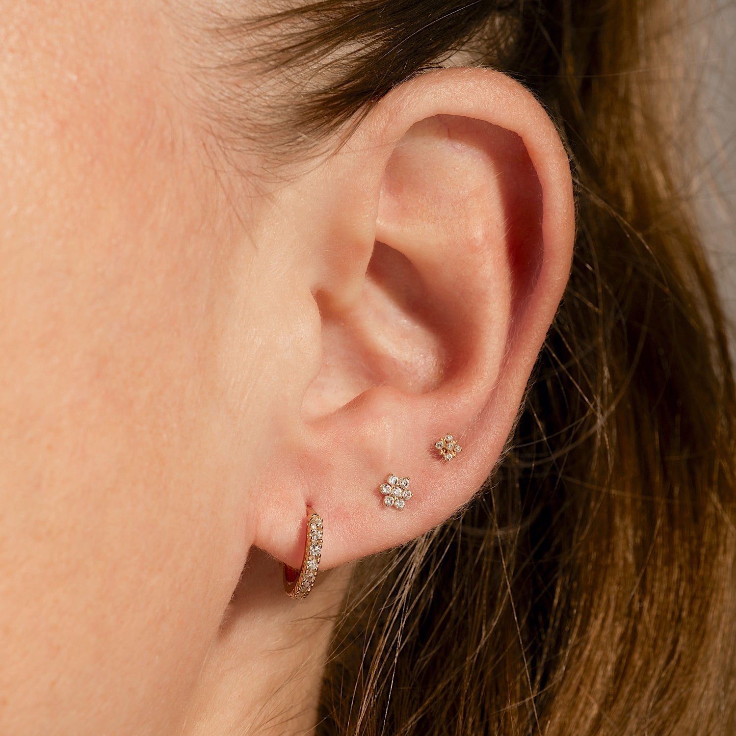 Color:Yellow Gold
Option:Single
Option:Pair