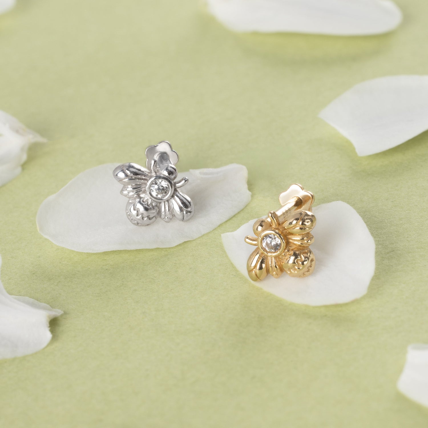 Color:Yellow Gold
Color:White Gold
Option:Single
Option:Pair