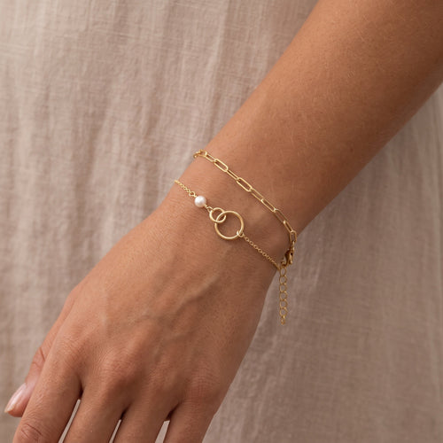 Interlocking Pearl Bracelet