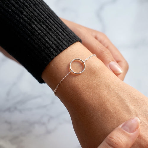 Chic Circle Bracelet