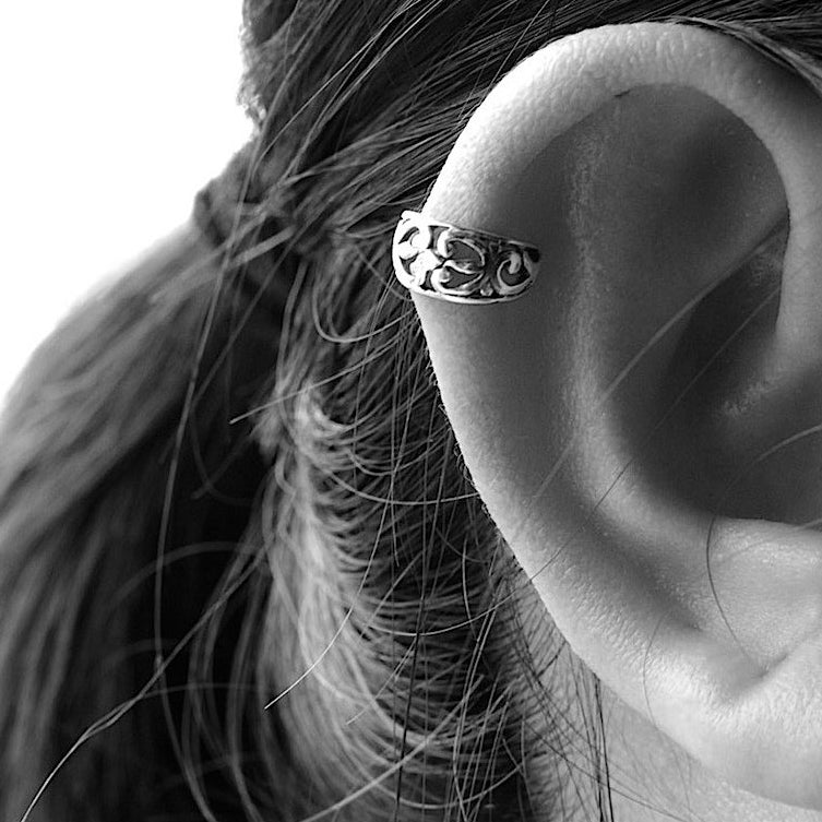 Dara Floral Ear Cuff