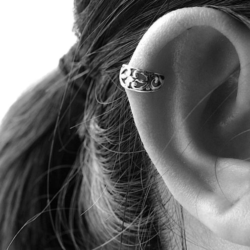 Dara Floral Ear Cuff