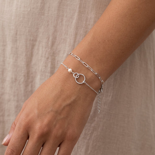 Interlocking Pearl Bracelet
