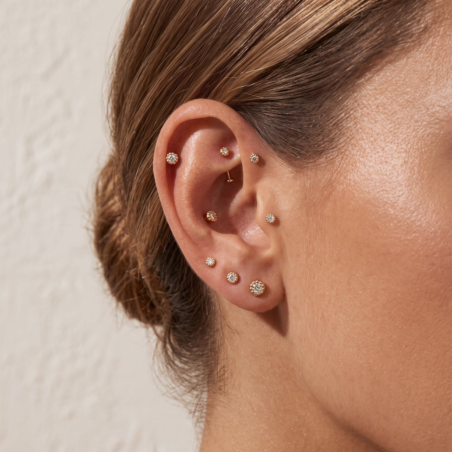 Scalloped Mini Threaded Flatback Earring