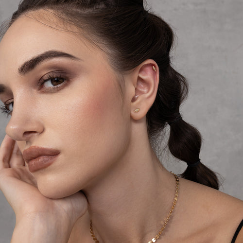 Color:Yellow Gold
Option:Single
Option:Pair