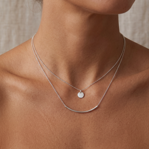 Chic Curve Bar Necklace