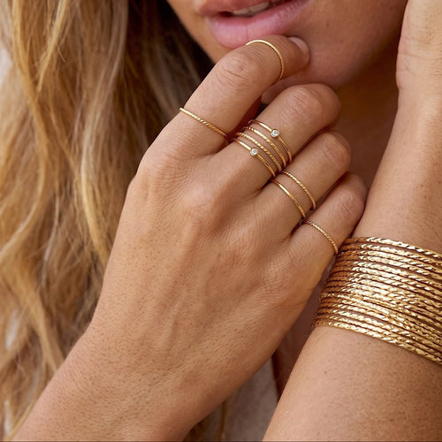 Mini Bezel Ring Gold