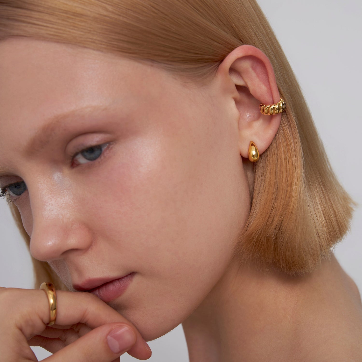 Crossiant Dome Ear Cuff