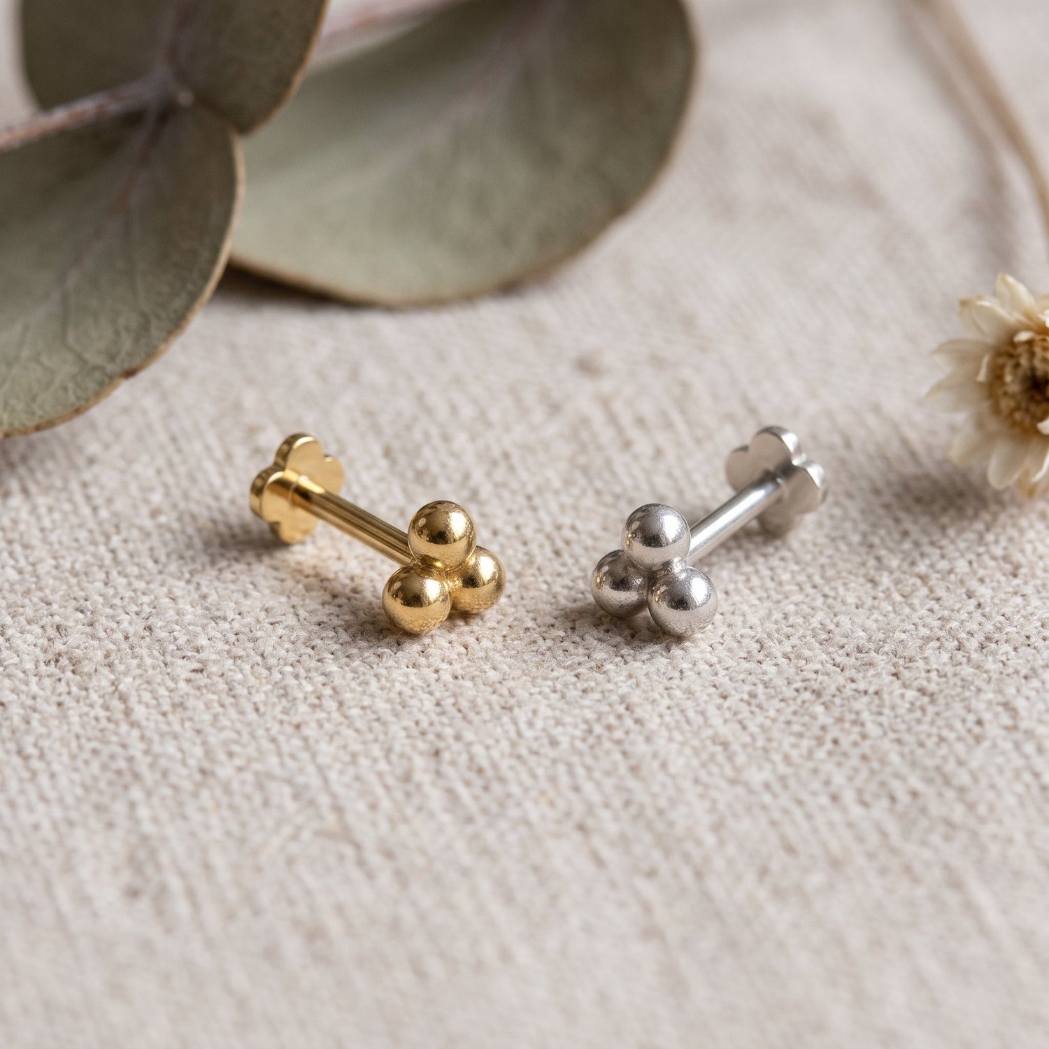 Color:Gold
Color:Silver