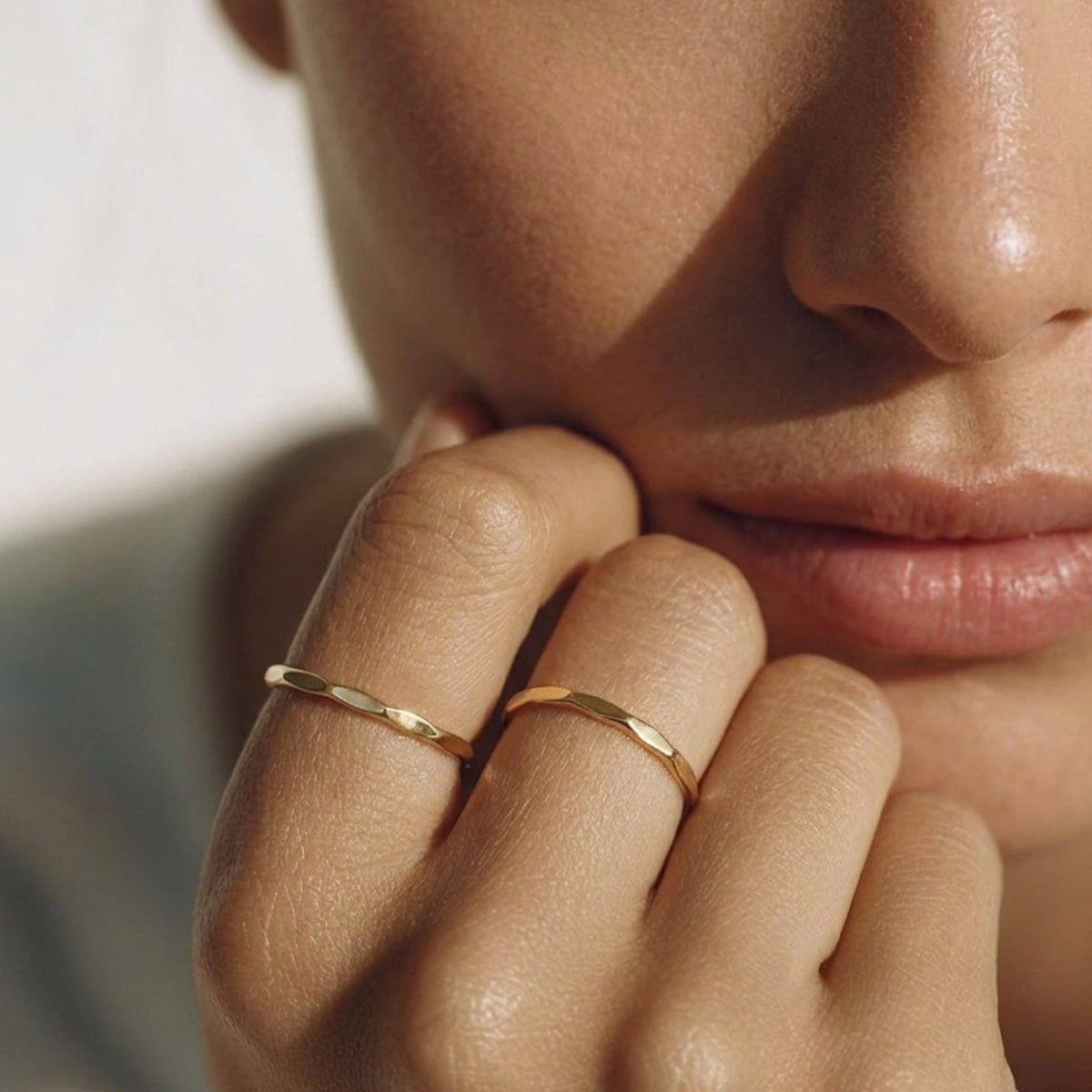 Hammered Band Ring Gold